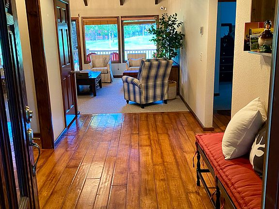 Spruce & Pine Cabin
Front door/entry with great view of the golf course