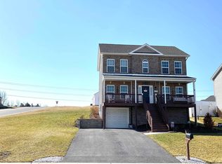 912 Waterton St, Staunton, VA 24401