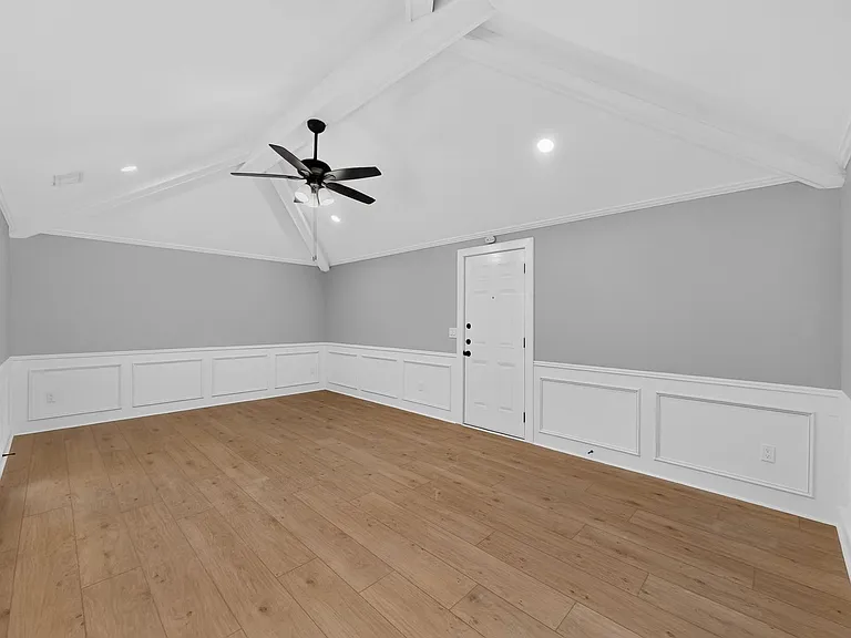 817 Sycamore Creek Rd — Photo 6