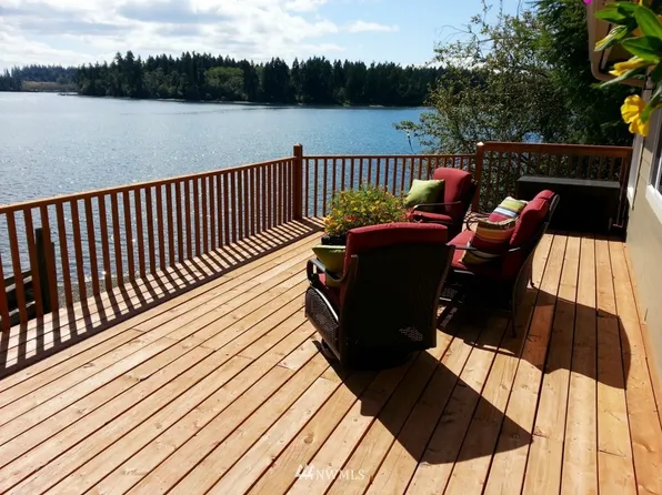 11404 Dahlgren Rd, Anderson Island, WA 98303