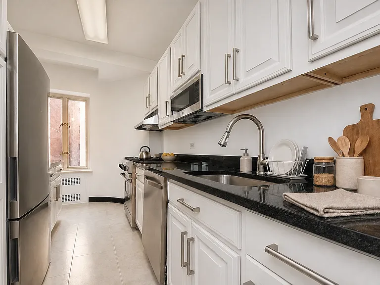 36 E 36th St #5C — Photo 4