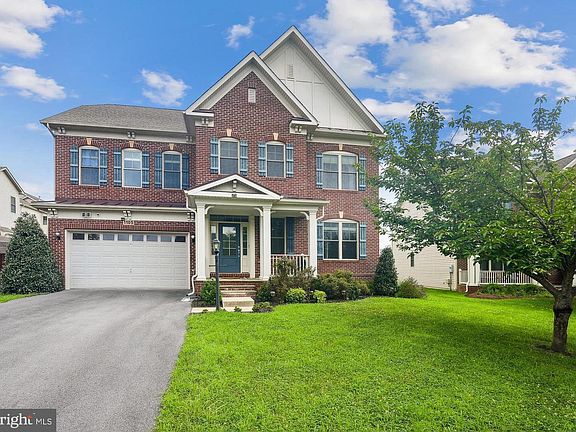 2nd image of 1105 Sweetbay Pl