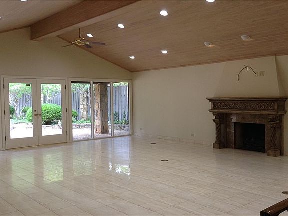 3rd image of 2101 Shoreline Dr