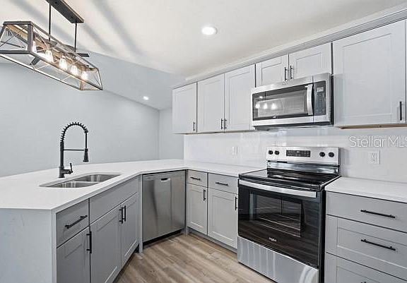 3rd image of 9642 Elgin Blvd