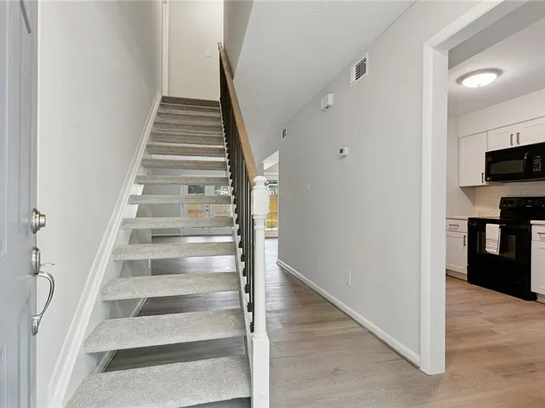 6442 Duquesne Pl — Photo 2