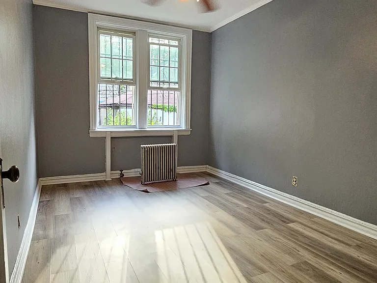 96 E 38th St #TOPFLOOR — Photo 4
