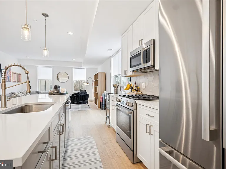 6715 Cinnaminson Ct — Photo 18
