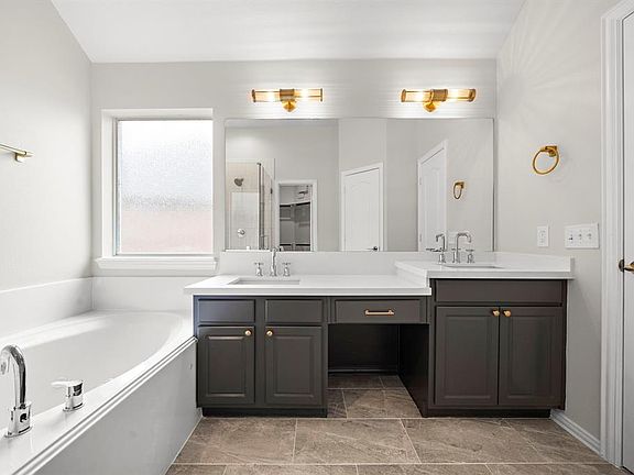 4th image of 2105 Sugar Hill Drive