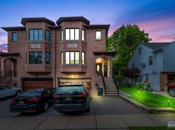 345 E Harriet Ave #B, Palisades Park, NJ 07650