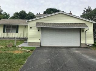 39 Laurelwood Dr, Rochester, NY 14626