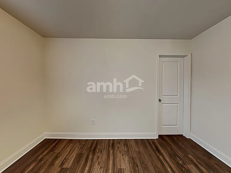 5280 Hudson Valley Dr — Photo 19