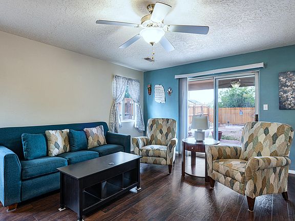 3rd image of 924 Somerset Meadows Dr NE