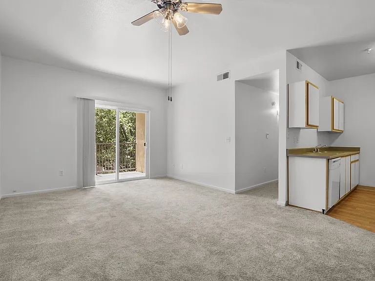 La Terraza Senior Apartments — Photo 5