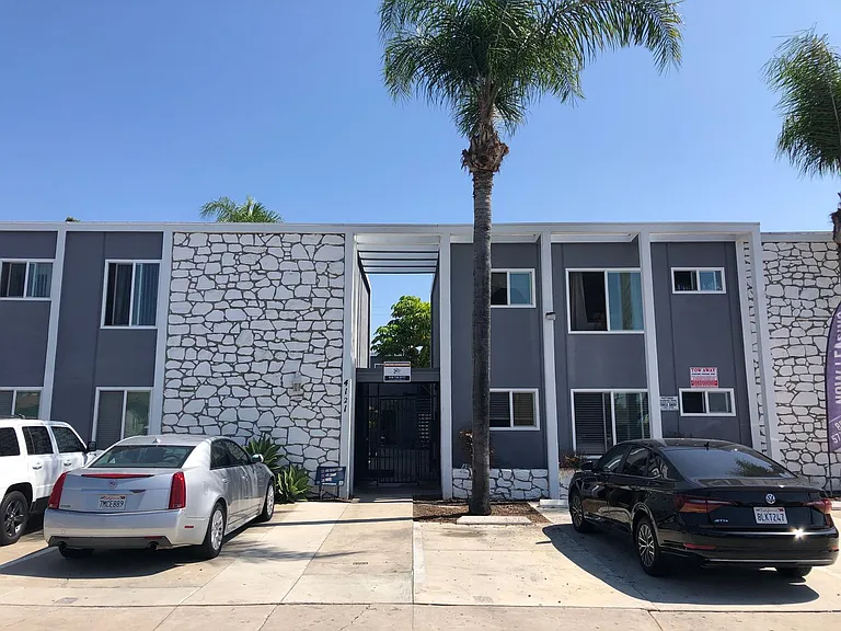 Welcome to Garden Vista, located at 4121 Cherokee Ave in the delightful neighborhood of North Park. — Photo 2