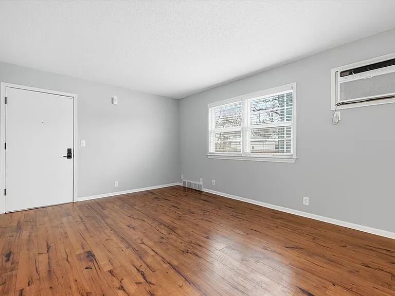734 S 50th St #3 — Photo 7