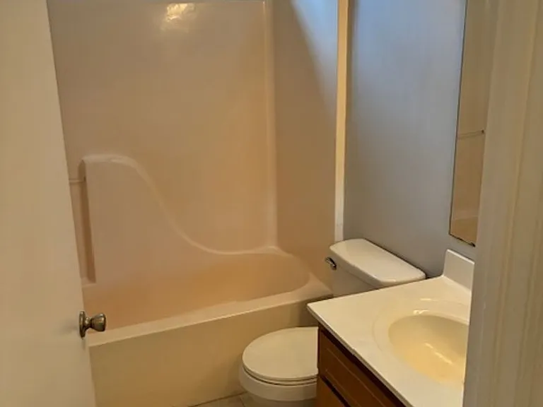 114 N Woodvalley Dr — Photo 23