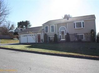 10 Radio Cir, Lewiston, ME 04240