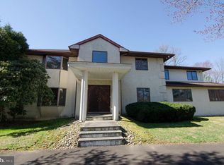 538 Long Ln, Huntingdon Valley, PA 19006