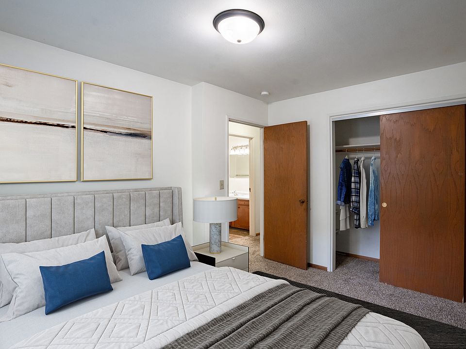 Fargo, ND Crown Court 1 Apartments | Bedroom