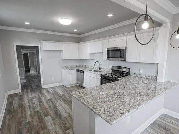 5th image of 927 Atlantic Ave