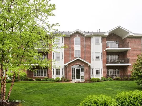 3128 Timber Ct #302, Palos Heights, IL 60463