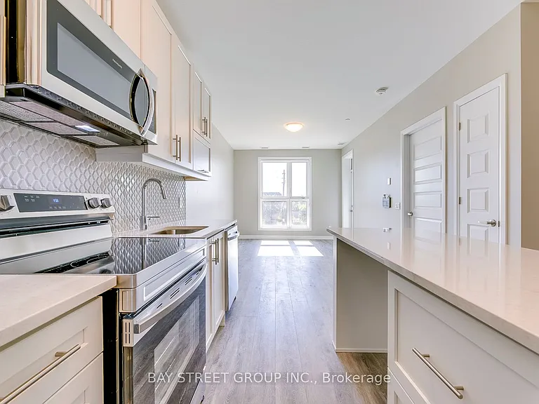 95 Dundas St W #107 — Photo 16