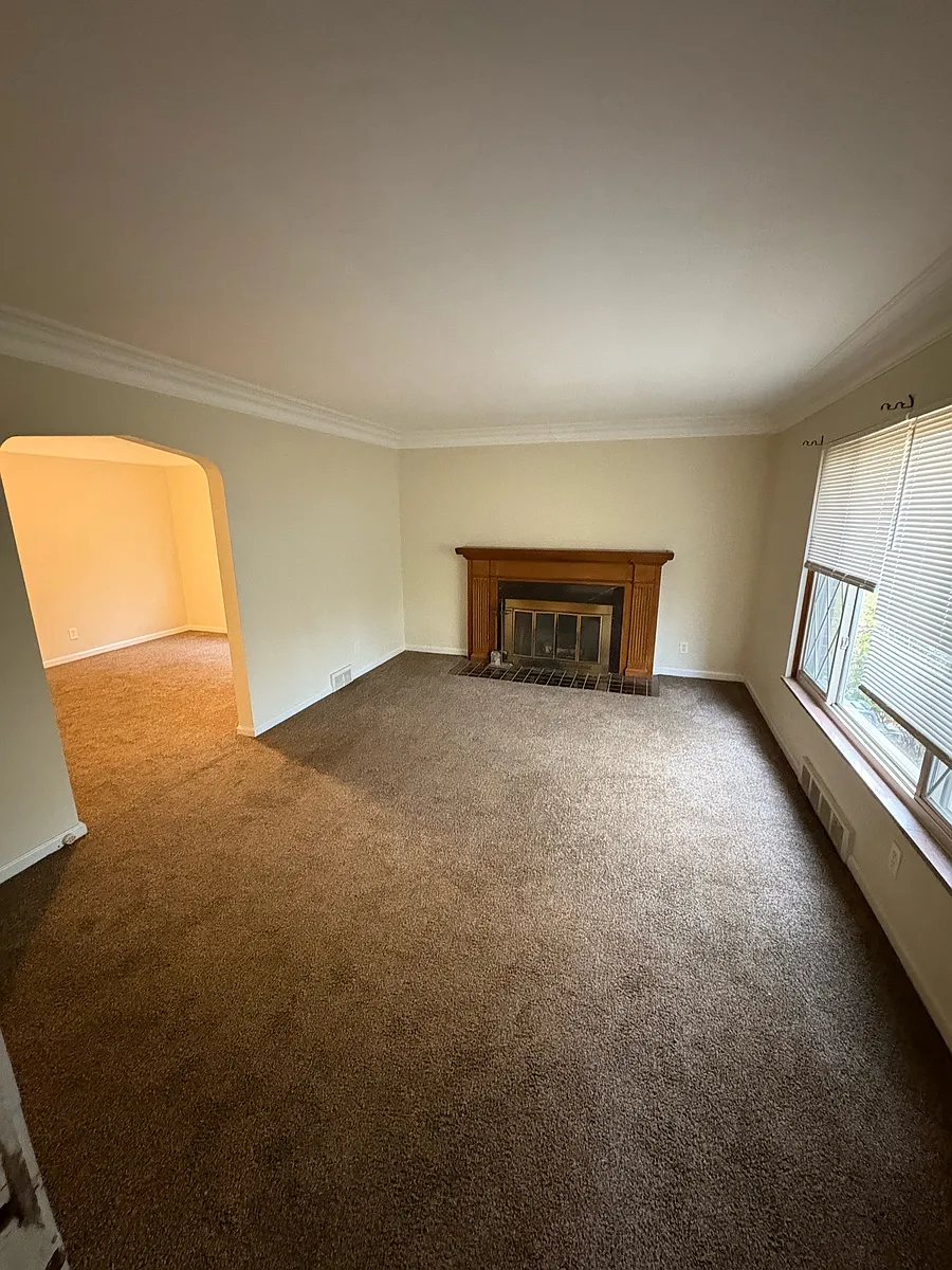 Building Photo - 14836 Rutherford St #1