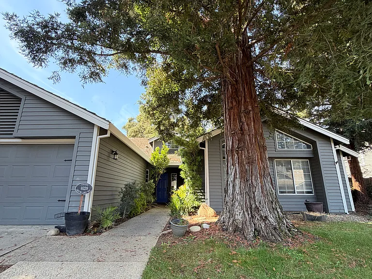 9328 Laguna Lake Way — Photo 2