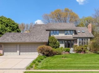 11416 Zion Rd, Bloomington, MN 55437