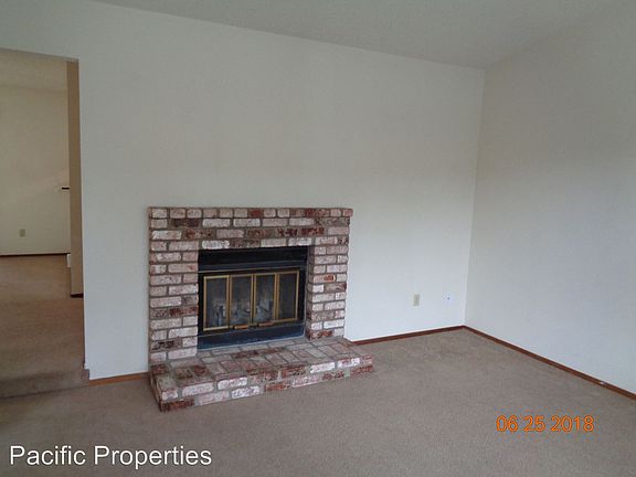 3rd image of 1609 Rainier Ave
