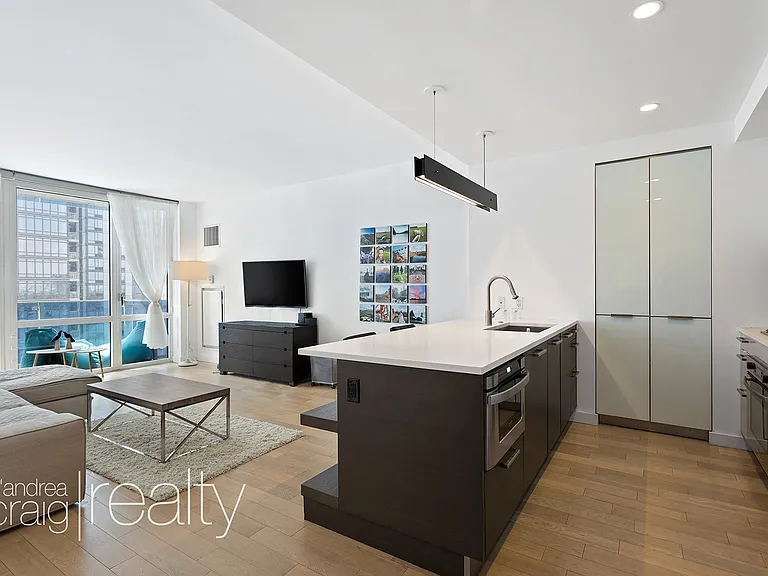 22 N 6th St #16B — Photo 4
