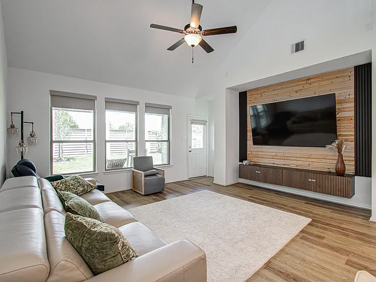 4722 Crest Hill Dr — Photo 19