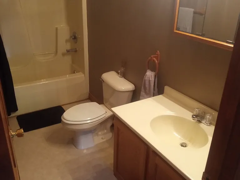 1275 Foster Rd — Photo 11
