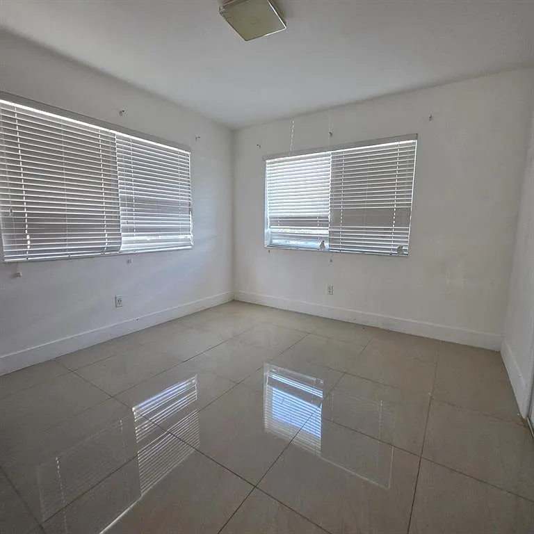 2 bed, 1.0 bath, 1200 sqft, $2,300 — Photo 4