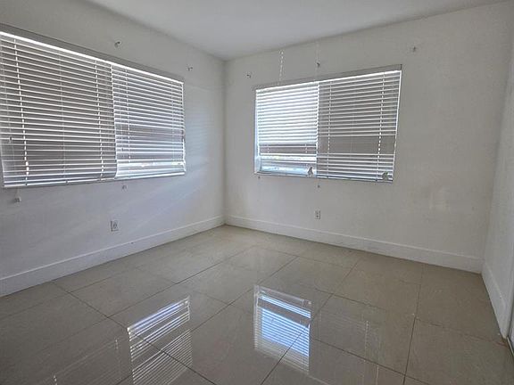 4th image of 181 NE 168th St #2