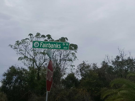 5th image of 802 N Fairbanks Dr