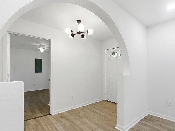 2nd image of 2312 Lilly St