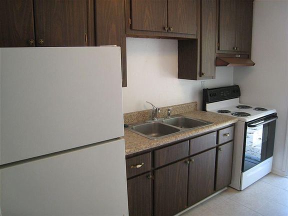 2nd image of 550 NE 2nd Ave