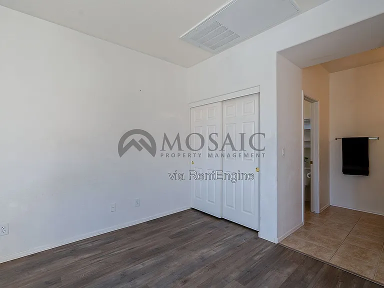 39718 N Rolling Green Way — Photo 10