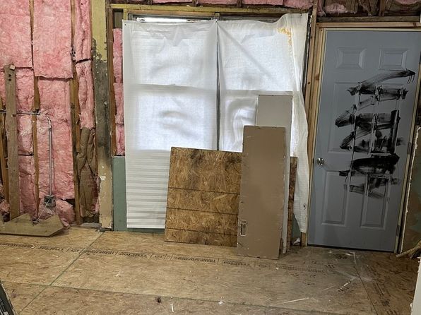 chicago-illinois-2071988333 picture