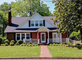 26 8th Ave NE, Hickory, NC 28601