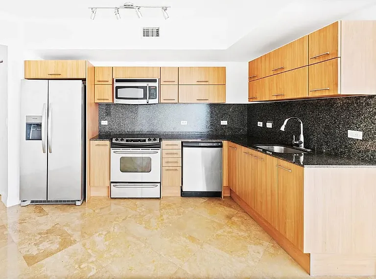 350 S Miami Ave #1802 — Photo 6