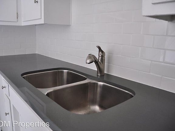 3rd image of 5030 Maplewood Ave APT 204