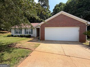 74 Canterbury Dr, Grantville, GA 30220