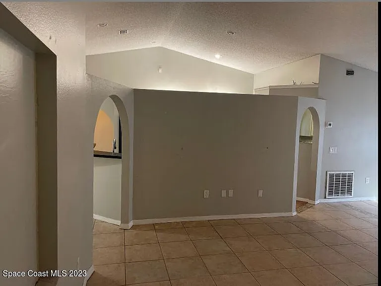 4030 Sheridan Ave — Photo 13