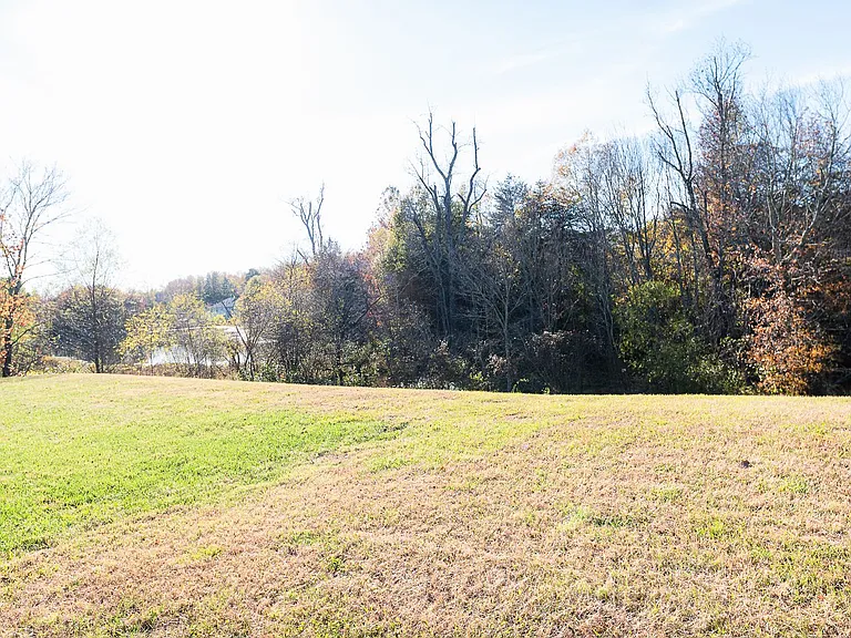2015 Ram Rd — Photo 30