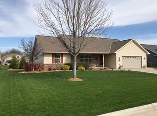 1552 Remington Rd, Neenah, WI 54956