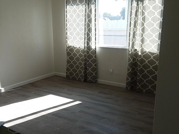 3rd image of 591 N 5th Ave