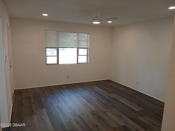 5th image of 921 Winchester St