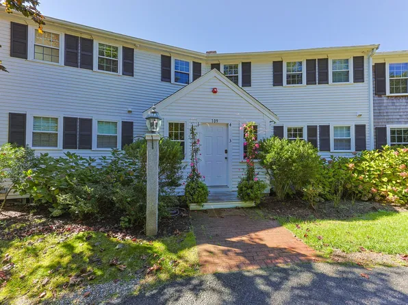 109 Misty Meadow Ln APT 4, North Chatham, MA 02650